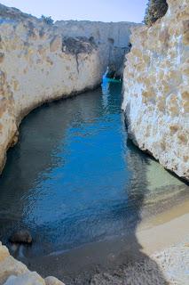 Andar per Isole nel mare Egeo: Folegandros e Milos