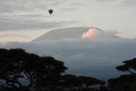 una immagine di Kilimanjaro dal Parco Nazionale Amboseli 620x415 su L’Africa di Ernest Hemingway: un Safari Letterario