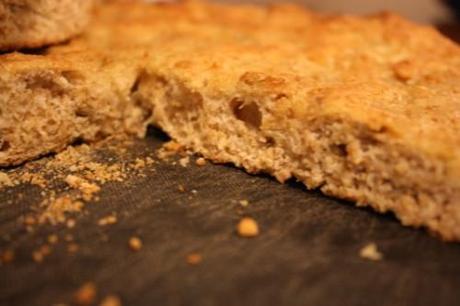 Focaccia integrale con il rinfresco del lievito naturale