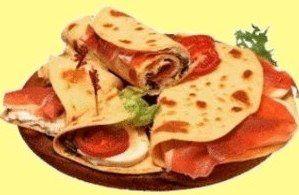 MINI PIADINE AL PROSCIUTTO E MOZZARELLA DI BUFALA