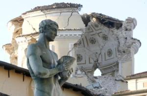 I terremoti imprevedibili, ma l’ottusità sì