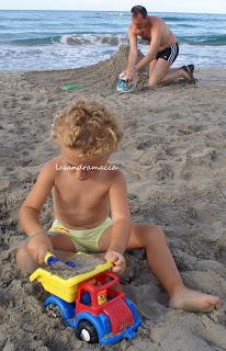 SULLA SPIAGGIA DI MONDI SCONFINATI