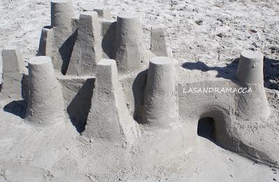 SULLA SPIAGGIA DI MONDI SCONFINATI