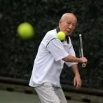 Il tennista cinese di 99 anni che vuole entrare nei Giunness