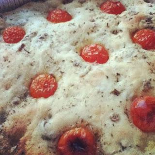 Focaccia alle Olive con Pomodorini