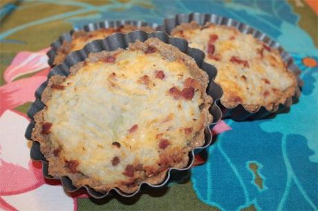 Crostatine di brisèe al grano saraceno farcite con zucca bianca, patate dolci e speck