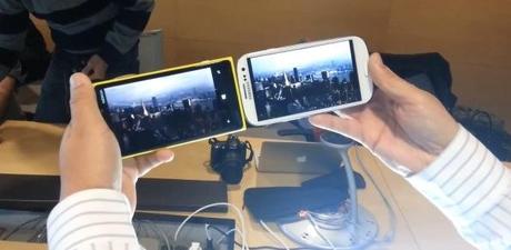 Come si comportano i display del Nokia Lumia 920 e del Galaxy S III sotto la luce del sole ?