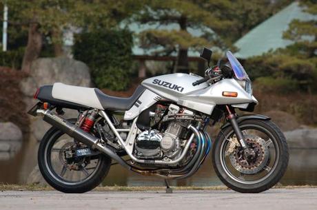 Suzuki GSX 1100 S Katana by Quarter