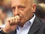 Sallusti astuto, recidivo. Oggi diffama Montanelli sicuro potrà querelarlo. Come persona peggio quello pensavo, forse nemmeno dato tutto. peggiorare.