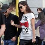 Milano, Wesley Sneijder e Yolanthe Cabau passeggiano in centro01