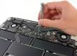 MacBook Pro con Retina Display da 13 pollici fatto a pezzi