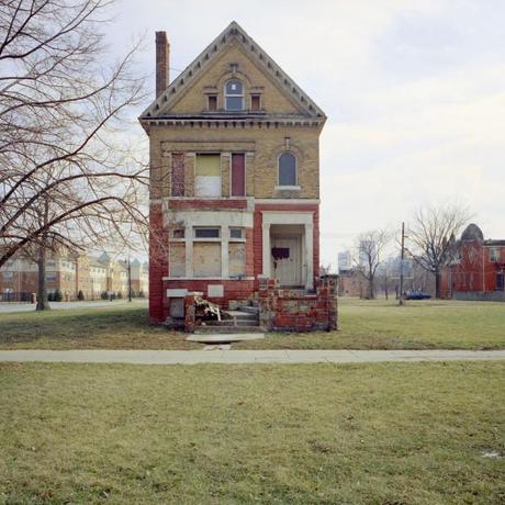 100 abandoned houses