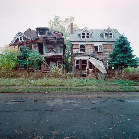 100 abandoned houses