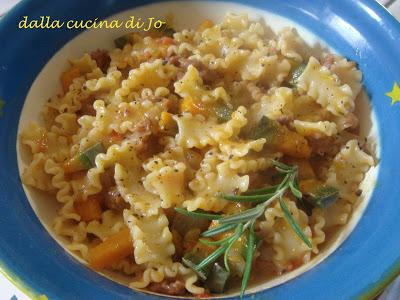 Mafaldine d'autunno, con zucca, salsiccia e...