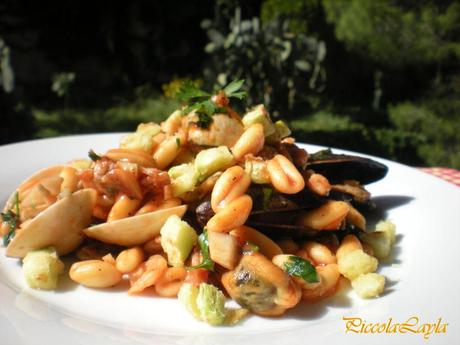 Cavatelli con misto scoglio e zucchine croccanti