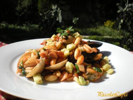 Cavatelli con misto scoglio e zucchine croccanti