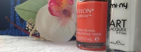 #19 Nac: 030 di Revlon (la review) + Halloween caviar nail art