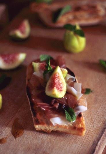 http://imworld.aufeminin.com/dossiers/D20111004/bruschetta-fichi-crudo-balsamico-368-105721_L.jpg