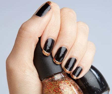 Halloween Nail Art tutorial: Glitter Tips. Scopri come realizzarle!