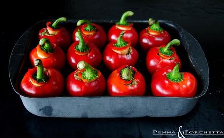 Peperoni ripieni ai sapori del Mediterraneo - Peppers stuffed with the flavors of the Mediterranean