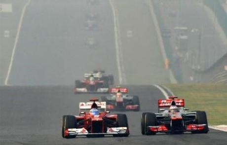 Nuova Delhi, la Ferrari limita i danni. Ma Alonso inizia a prendersi dei rischi