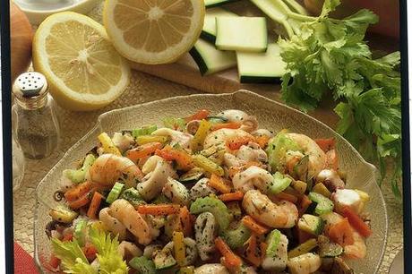 http://ricette.donnamoderna.com/var/ezflow_site/storage/images/media/images/ricette-importate/secondo/pesce/insalata-hawaiana/piatto-pronto-ingredienti-insalatiera-tovaglietta-vimini-tovagliolo/51072501-1-ita-IT/piatto-pronto-ingredienti-insalatiera-tovaglietta-vimini-tovagliolo_dettaglio_ricette_slider_grande3.jpg