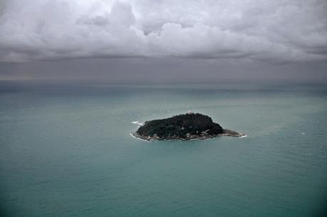 Come nasce una foto #2: L’isola del Tino dall’elicottero