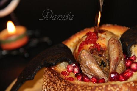 Pipistrello, in sarcofago, ripieno di piccole larve di sanguisuga, seccate e tritate con palline si sanque gelificato di vampiro