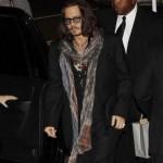 Johnny Depp canta con la drag queen al party di David Furrish