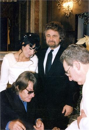 Beppe Grillo ha una moglie da strillo
