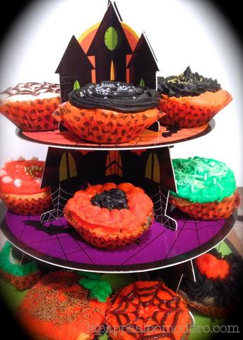 Halloween cupcakes: BOO!!