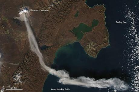 Meravigliose immagini del vulcano Shiveluch dallo spazio