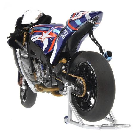 Yamaha YZR-M1 C.Edwards Laguna Seca 2007 - Exclusive Danhausen L.E. 550 pcs. by Minichamps