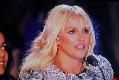 X Factor Usa: Britney Spears ha dei tappi nelle ears?