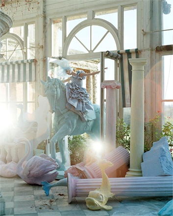 Tim Walker: il surrealismo nella fotografia.