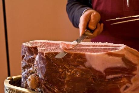 Sulle strade del prosciutto: da San Daniele a Sauris Prosciutto San Daniele