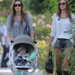 Alessanda Ambrosio con la figlia Anja e il figlio Noah a Brentwood05