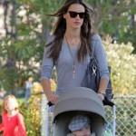 Alessanda Ambrosio con la figlia Anja e il figlio Noah a Brentwood02