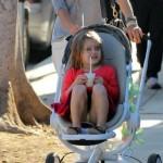 Alessanda Ambrosio con la figlia Anja e il figlio Noah a Brentwood01