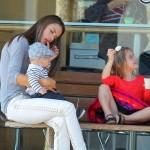 Alessanda Ambrosio con la figlia Anja e il figlio Noah a Brentwood04