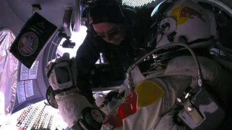 Felix Baumgartner, il lancio dallo spazio oltre la velocità del suono