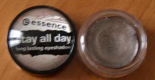 LOOK DEL GIORNO: Essence