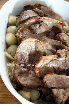 Cosciotto d'agnello con scalogni canditi