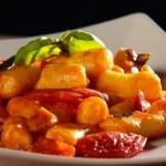 Ricette di primi: gnocchi di patate con zenzero e pachino