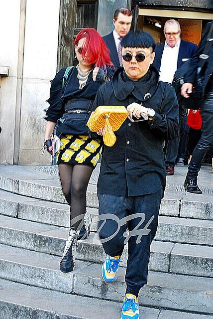 Paris Fashion Week Street Style : Fashionistas at work