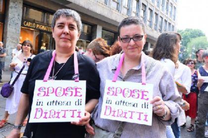 Gay, bocciato testo base di legge contro omofobia