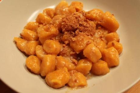 Gnocchi di zucca con crema agli amaretti