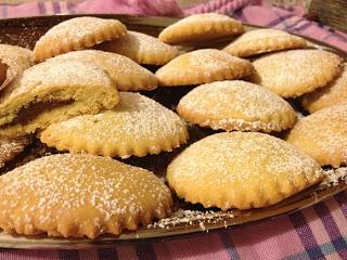 BISCOTTI AROMATIZZATI ALL'ARANCIA CON RIPIENO DI NUTELLA