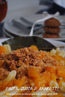 Pasta con zucca e briciole croccanti