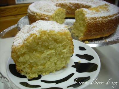 Ciambella al cocco e profumo di limone........la prima ricetta del mio quaderno!!